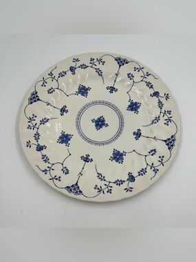 Myott Finlandia Blue White Floral Dinner Plate 10" England Staffordshire vintage